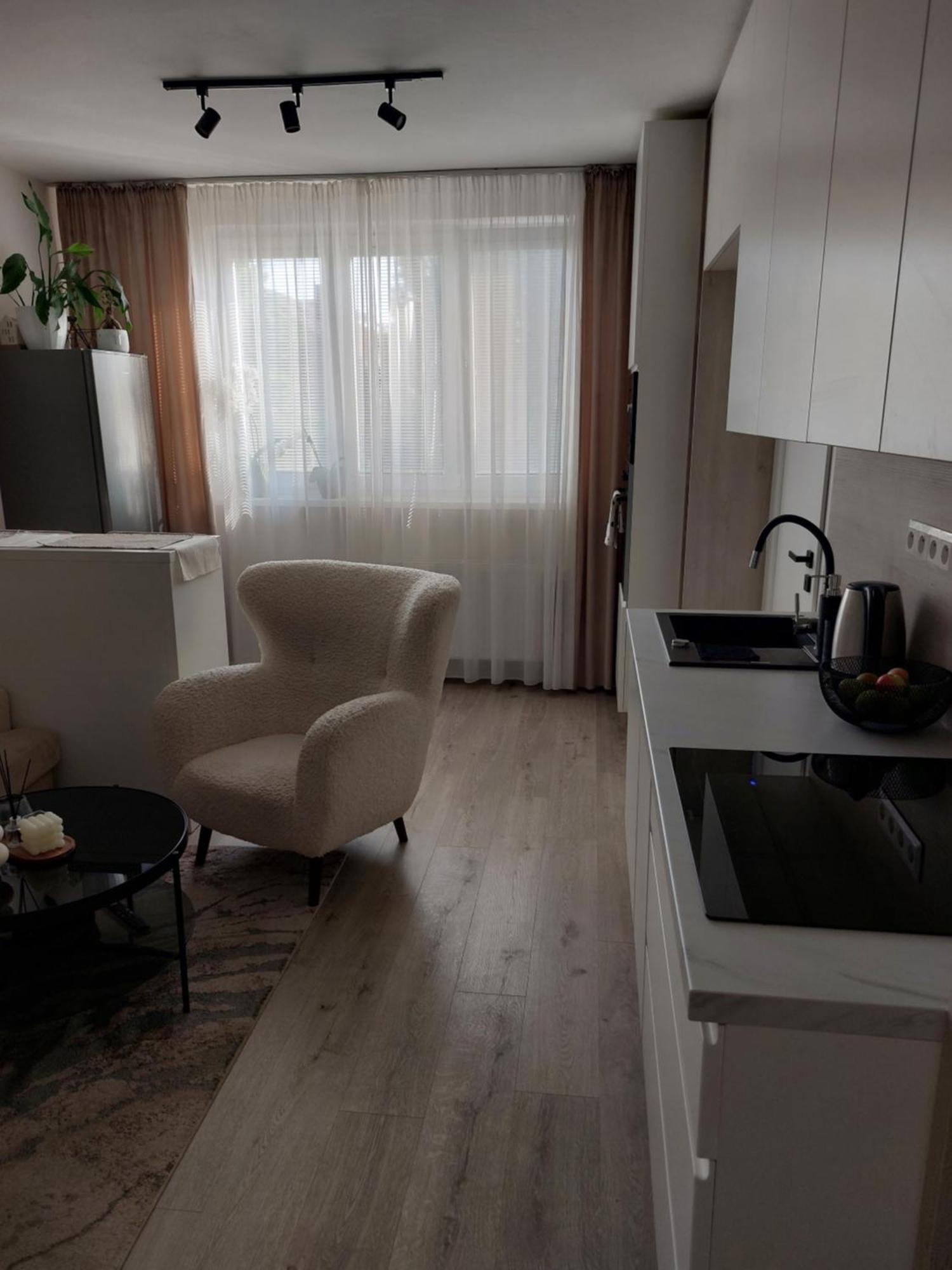 M&M Apartman Trenčín Zewnętrze zdjęcie